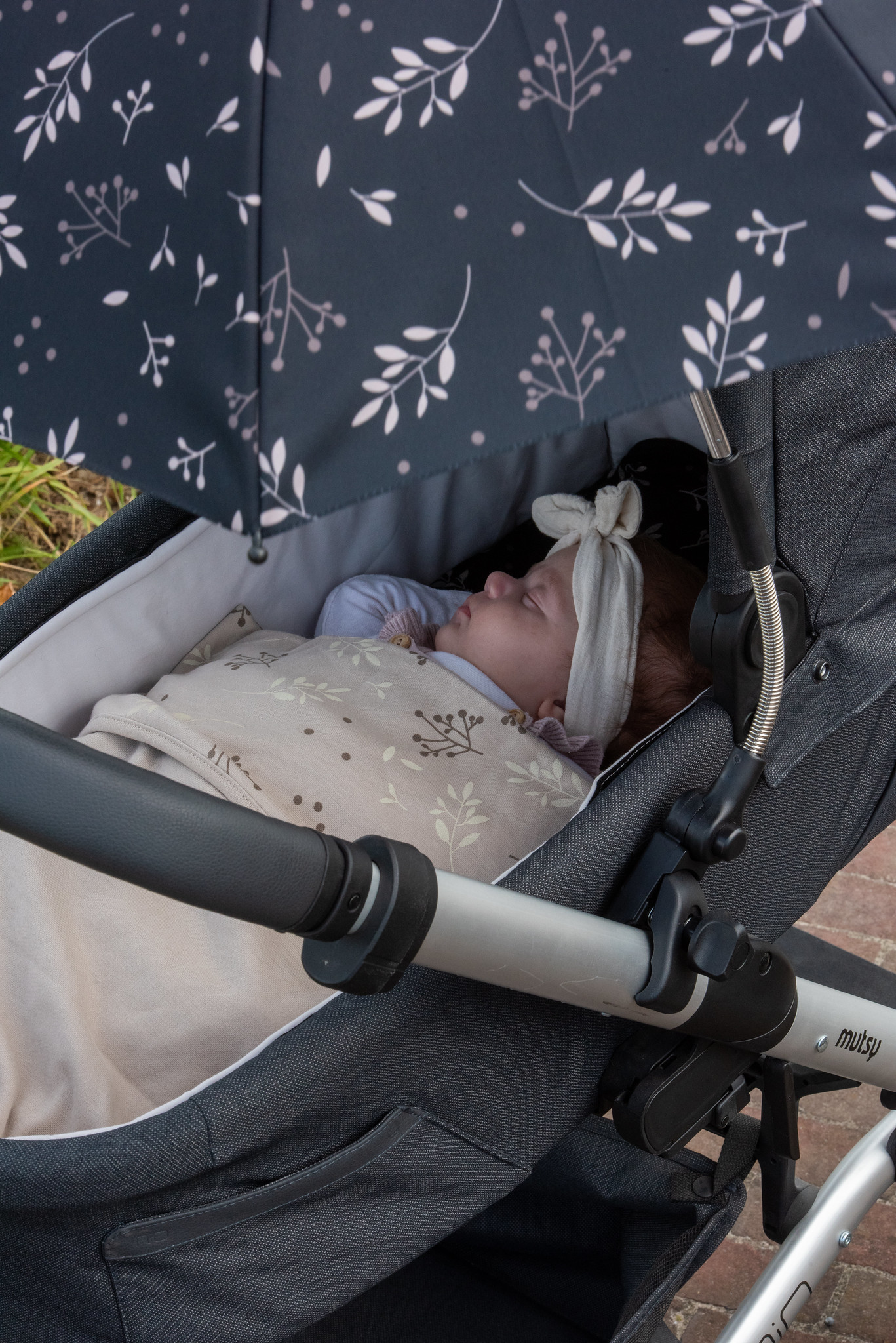 Parasol til barnevogn Dooky Stroller Parasol Umbrella Black Leaves